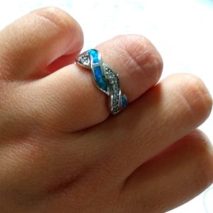 10k white gold and blue stone inlay